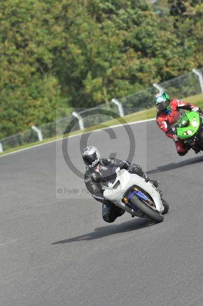 Motorcycle action photographs;Trackday digital images;cadwell;cadwell park photographs;event digital images;eventdigitalimages;motor racing louth lincolnshire;no limits trackdays;peter wileman photography;trackday;trackday photos