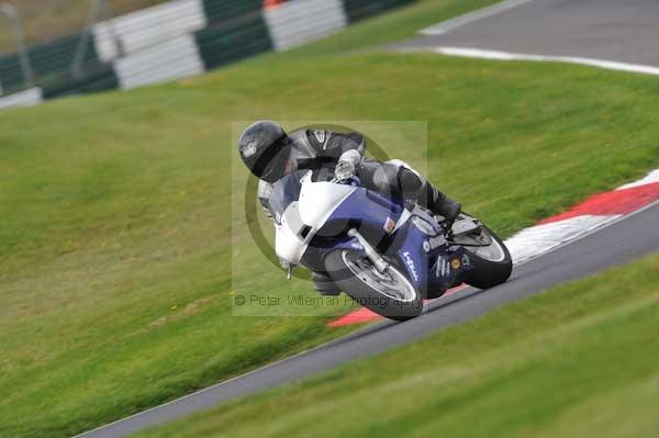 Motorcycle action photographs;Trackday digital images;cadwell;cadwell park photographs;event digital images;eventdigitalimages;motor racing louth lincolnshire;no limits trackdays;peter wileman photography;trackday;trackday photos