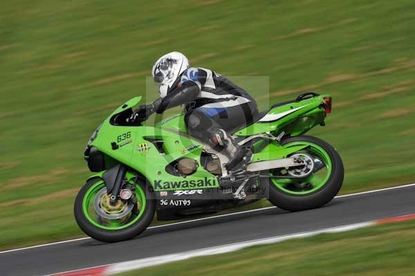 Motorcycle action photographs;Trackday digital images;cadwell;cadwell park photographs;event digital images;eventdigitalimages;motor racing louth lincolnshire;no limits trackdays;peter wileman photography;trackday;trackday photos