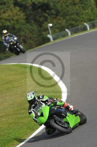 Motorcycle action photographs;Trackday digital images;cadwell;cadwell park photographs;event digital images;eventdigitalimages;motor racing louth lincolnshire;no limits trackdays;peter wileman photography;trackday;trackday photos