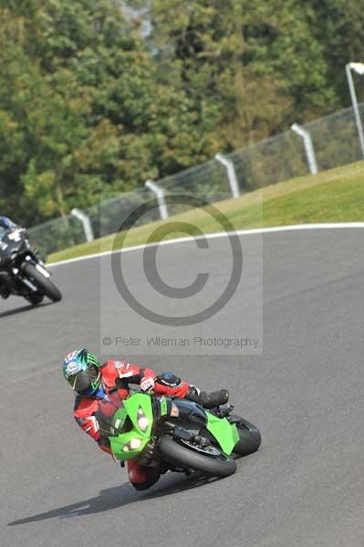 Motorcycle action photographs;Trackday digital images;cadwell;cadwell park photographs;event digital images;eventdigitalimages;motor racing louth lincolnshire;no limits trackdays;peter wileman photography;trackday;trackday photos