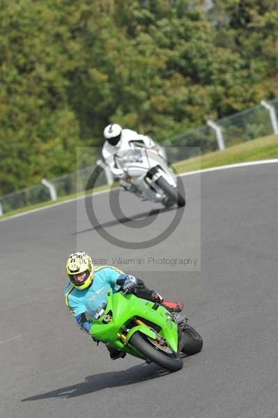 Motorcycle action photographs;Trackday digital images;cadwell;cadwell park photographs;event digital images;eventdigitalimages;motor racing louth lincolnshire;no limits trackdays;peter wileman photography;trackday;trackday photos