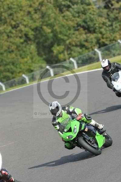 Motorcycle action photographs;Trackday digital images;cadwell;cadwell park photographs;event digital images;eventdigitalimages;motor racing louth lincolnshire;no limits trackdays;peter wileman photography;trackday;trackday photos