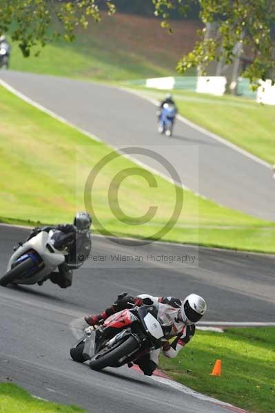 Motorcycle action photographs;Trackday digital images;cadwell;cadwell park photographs;event digital images;eventdigitalimages;motor racing louth lincolnshire;no limits trackdays;peter wileman photography;trackday;trackday photos