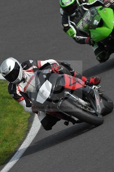 Motorcycle action photographs;Trackday digital images;cadwell;cadwell park photographs;event digital images;eventdigitalimages;motor racing louth lincolnshire;no limits trackdays;peter wileman photography;trackday;trackday photos