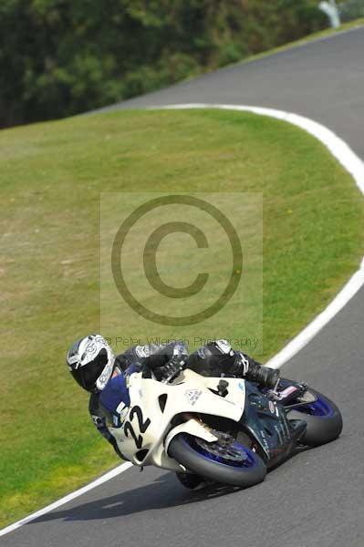 Motorcycle action photographs;Trackday digital images;cadwell;cadwell park photographs;event digital images;eventdigitalimages;motor racing louth lincolnshire;no limits trackdays;peter wileman photography;trackday;trackday photos