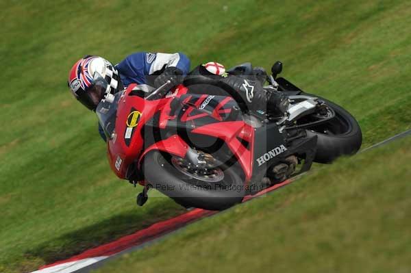 Motorcycle action photographs;Trackday digital images;cadwell;cadwell park photographs;event digital images;eventdigitalimages;motor racing louth lincolnshire;no limits trackdays;peter wileman photography;trackday;trackday photos
