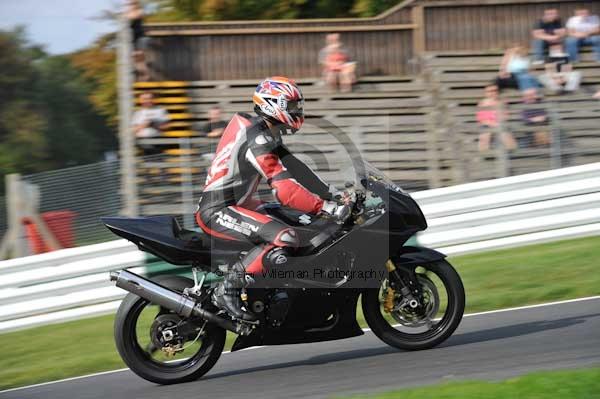 Motorcycle action photographs;Trackday digital images;cadwell;cadwell park photographs;event digital images;eventdigitalimages;motor racing louth lincolnshire;no limits trackdays;peter wileman photography;trackday;trackday photos