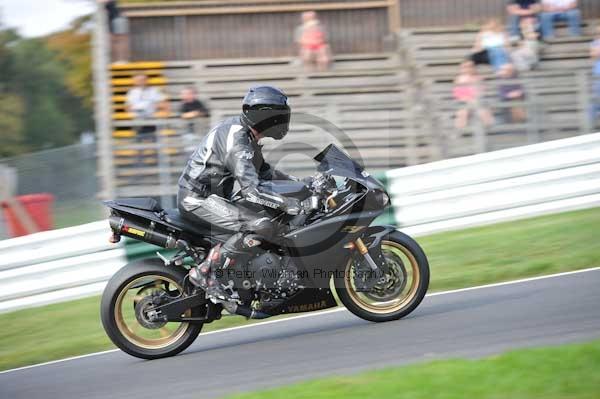 Motorcycle action photographs;Trackday digital images;cadwell;cadwell park photographs;event digital images;eventdigitalimages;motor racing louth lincolnshire;no limits trackdays;peter wileman photography;trackday;trackday photos
