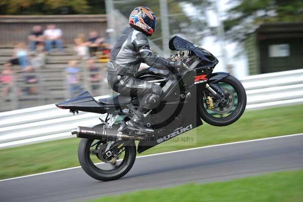 Motorcycle action photographs;Trackday digital images;cadwell;cadwell park photographs;event digital images;eventdigitalimages;motor racing louth lincolnshire;no limits trackdays;peter wileman photography;trackday;trackday photos