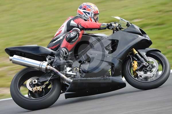 Motorcycle action photographs;Trackday digital images;cadwell;cadwell park photographs;event digital images;eventdigitalimages;motor racing louth lincolnshire;no limits trackdays;peter wileman photography;trackday;trackday photos