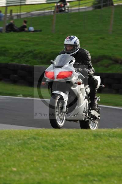Motorcycle action photographs;Trackday digital images;cadwell;cadwell park photographs;event digital images;eventdigitalimages;motor racing louth lincolnshire;no limits trackdays;peter wileman photography;trackday;trackday photos