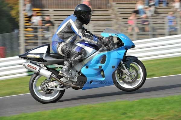 Motorcycle action photographs;Trackday digital images;cadwell;cadwell park photographs;event digital images;eventdigitalimages;motor racing louth lincolnshire;no limits trackdays;peter wileman photography;trackday;trackday photos