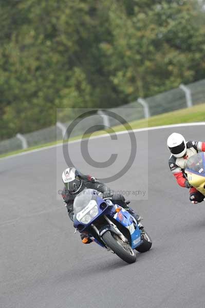 Motorcycle action photographs;Trackday digital images;cadwell;cadwell park photographs;event digital images;eventdigitalimages;motor racing louth lincolnshire;no limits trackdays;peter wileman photography;trackday;trackday photos