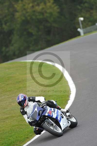 Motorcycle action photographs;Trackday digital images;cadwell;cadwell park photographs;event digital images;eventdigitalimages;motor racing louth lincolnshire;no limits trackdays;peter wileman photography;trackday;trackday photos