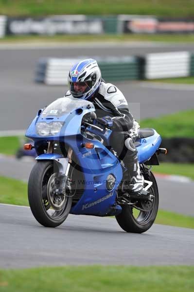 Motorcycle action photographs;Trackday digital images;cadwell;cadwell park photographs;event digital images;eventdigitalimages;motor racing louth lincolnshire;no limits trackdays;peter wileman photography;trackday;trackday photos
