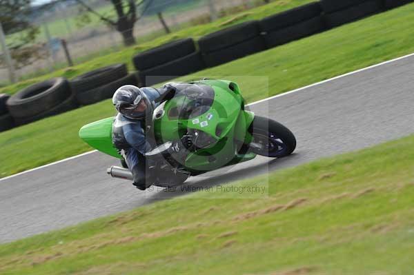 Motorcycle action photographs;Trackday digital images;cadwell;cadwell park photographs;event digital images;eventdigitalimages;motor racing louth lincolnshire;no limits trackdays;peter wileman photography;trackday;trackday photos