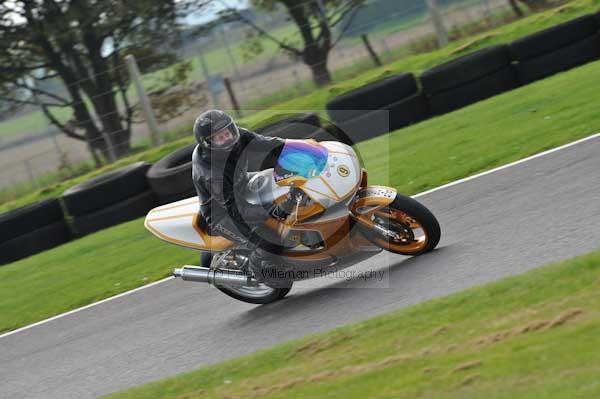 Motorcycle action photographs;Trackday digital images;cadwell;cadwell park photographs;event digital images;eventdigitalimages;motor racing louth lincolnshire;no limits trackdays;peter wileman photography;trackday;trackday photos