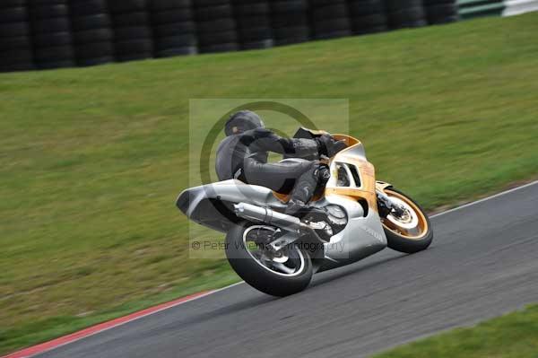 Motorcycle action photographs;Trackday digital images;cadwell;cadwell park photographs;event digital images;eventdigitalimages;motor racing louth lincolnshire;no limits trackdays;peter wileman photography;trackday;trackday photos