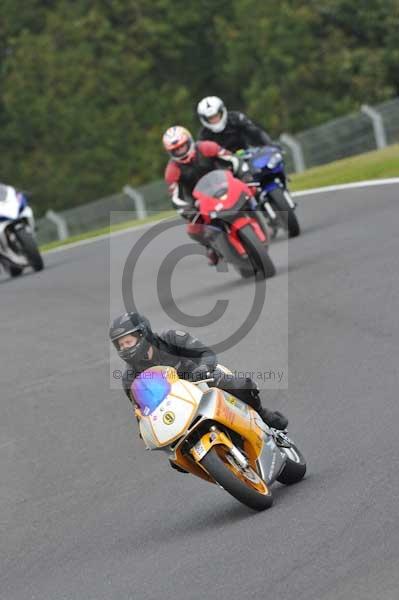 Motorcycle action photographs;Trackday digital images;cadwell;cadwell park photographs;event digital images;eventdigitalimages;motor racing louth lincolnshire;no limits trackdays;peter wileman photography;trackday;trackday photos