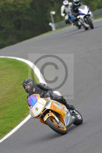 Motorcycle action photographs;Trackday digital images;cadwell;cadwell park photographs;event digital images;eventdigitalimages;motor racing louth lincolnshire;no limits trackdays;peter wileman photography;trackday;trackday photos
