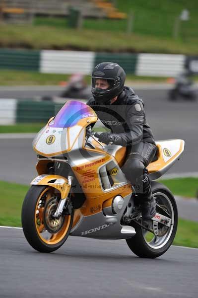Motorcycle action photographs;Trackday digital images;cadwell;cadwell park photographs;event digital images;eventdigitalimages;motor racing louth lincolnshire;no limits trackdays;peter wileman photography;trackday;trackday photos