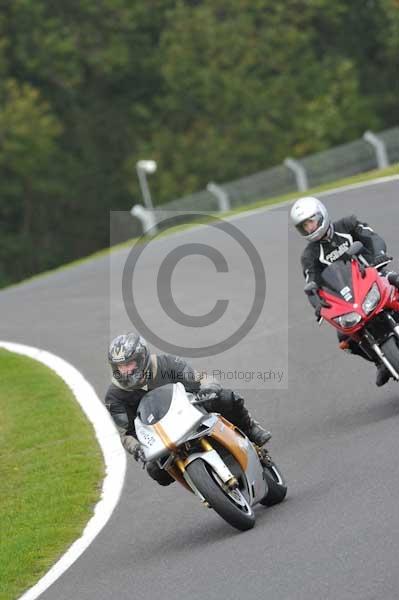 Motorcycle action photographs;Trackday digital images;cadwell;cadwell park photographs;event digital images;eventdigitalimages;motor racing louth lincolnshire;no limits trackdays;peter wileman photography;trackday;trackday photos