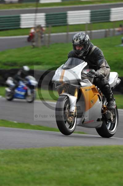 Motorcycle action photographs;Trackday digital images;cadwell;cadwell park photographs;event digital images;eventdigitalimages;motor racing louth lincolnshire;no limits trackdays;peter wileman photography;trackday;trackday photos