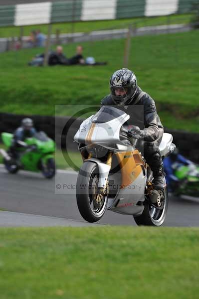 Motorcycle action photographs;Trackday digital images;cadwell;cadwell park photographs;event digital images;eventdigitalimages;motor racing louth lincolnshire;no limits trackdays;peter wileman photography;trackday;trackday photos