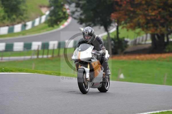 Motorcycle action photographs;Trackday digital images;cadwell;cadwell park photographs;event digital images;eventdigitalimages;motor racing louth lincolnshire;no limits trackdays;peter wileman photography;trackday;trackday photos