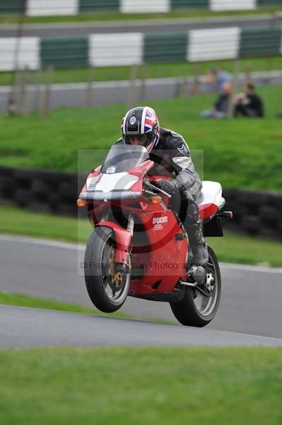 Motorcycle action photographs;Trackday digital images;cadwell;cadwell park photographs;event digital images;eventdigitalimages;motor racing louth lincolnshire;no limits trackdays;peter wileman photography;trackday;trackday photos