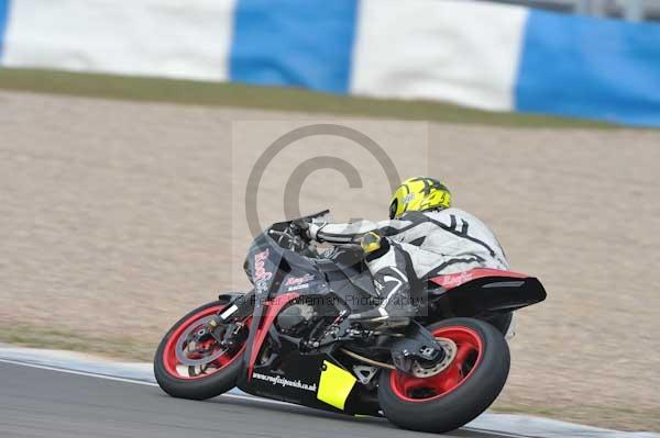 Motorcycle action photographs;Trackday digital images;donington;donington park leicestershire;donington photographs;event digital images;eventdigitalimages;no limits trackday;peter wileman photography;trackday;trackday photos