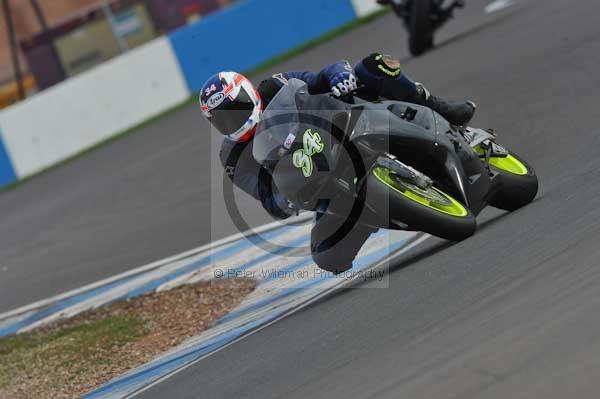 Motorcycle action photographs;Trackday digital images;donington;donington park leicestershire;donington photographs;event digital images;eventdigitalimages;no limits trackday;peter wileman photography;trackday;trackday photos