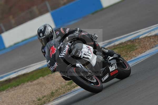 Motorcycle action photographs;Trackday digital images;donington;donington park leicestershire;donington photographs;event digital images;eventdigitalimages;no limits trackday;peter wileman photography;trackday;trackday photos