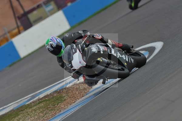 Motorcycle action photographs;Trackday digital images;donington;donington park leicestershire;donington photographs;event digital images;eventdigitalimages;no limits trackday;peter wileman photography;trackday;trackday photos