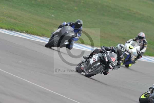 Motorcycle action photographs;Trackday digital images;donington;donington park leicestershire;donington photographs;event digital images;eventdigitalimages;no limits trackday;peter wileman photography;trackday;trackday photos