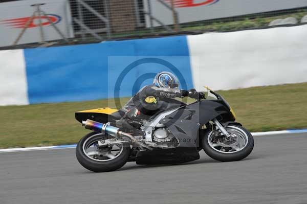 Motorcycle action photographs;Trackday digital images;donington;donington park leicestershire;donington photographs;event digital images;eventdigitalimages;no limits trackday;peter wileman photography;trackday;trackday photos