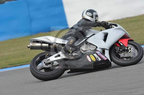 Motorcycle action photographs;Trackday digital images;donington;donington park leicestershire;donington photographs;event digital images;eventdigitalimages;no limits trackday;peter wileman photography;trackday;trackday photos