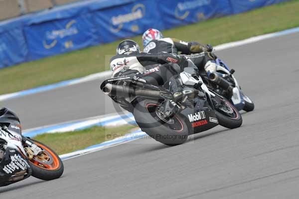 Motorcycle action photographs;Trackday digital images;donington;donington park leicestershire;donington photographs;event digital images;eventdigitalimages;no limits trackday;peter wileman photography;trackday;trackday photos