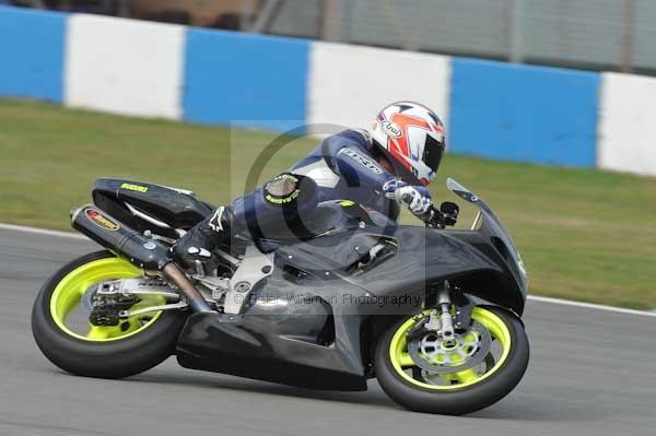 Motorcycle action photographs;Trackday digital images;donington;donington park leicestershire;donington photographs;event digital images;eventdigitalimages;no limits trackday;peter wileman photography;trackday;trackday photos