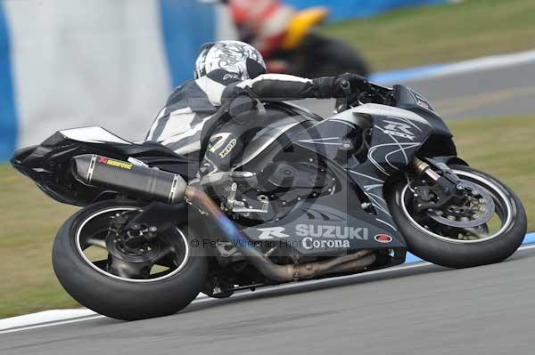 Motorcycle action photographs;Trackday digital images;donington;donington park leicestershire;donington photographs;event digital images;eventdigitalimages;no limits trackday;peter wileman photography;trackday;trackday photos