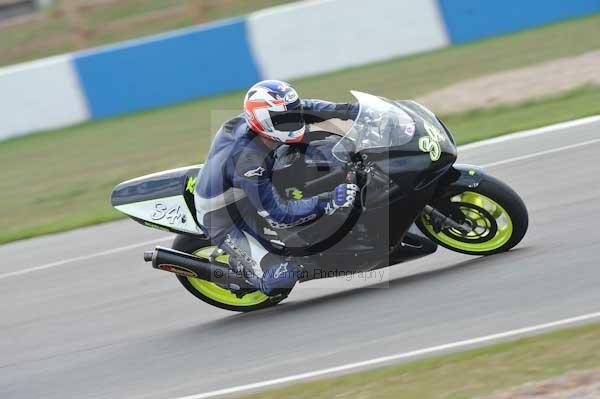 Motorcycle action photographs;Trackday digital images;donington;donington park leicestershire;donington photographs;event digital images;eventdigitalimages;no limits trackday;peter wileman photography;trackday;trackday photos