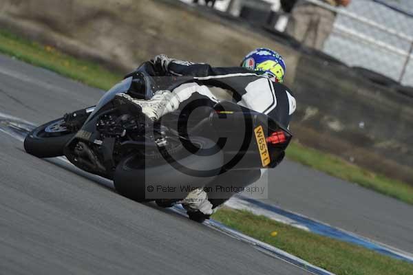 Motorcycle action photographs;Trackday digital images;donington;donington park leicestershire;donington photographs;event digital images;eventdigitalimages;no limits trackday;peter wileman photography;trackday;trackday photos