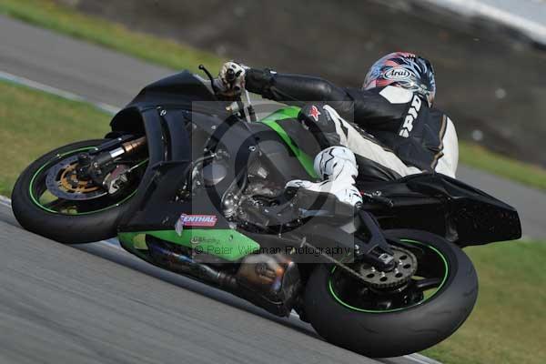 Motorcycle action photographs;Trackday digital images;donington;donington park leicestershire;donington photographs;event digital images;eventdigitalimages;no limits trackday;peter wileman photography;trackday;trackday photos