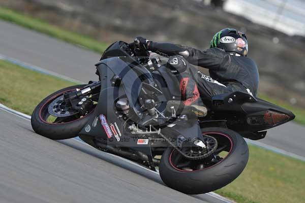 Motorcycle action photographs;Trackday digital images;donington;donington park leicestershire;donington photographs;event digital images;eventdigitalimages;no limits trackday;peter wileman photography;trackday;trackday photos