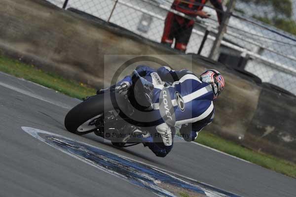 Motorcycle action photographs;Trackday digital images;donington;donington park leicestershire;donington photographs;event digital images;eventdigitalimages;no limits trackday;peter wileman photography;trackday;trackday photos