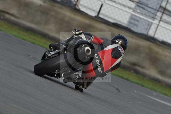 Motorcycle action photographs;Trackday digital images;donington;donington park leicestershire;donington photographs;event digital images;eventdigitalimages;no limits trackday;peter wileman photography;trackday;trackday photos