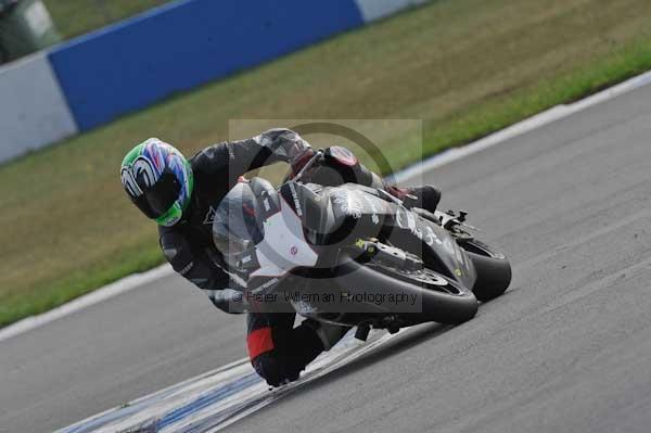 Motorcycle action photographs;Trackday digital images;donington;donington park leicestershire;donington photographs;event digital images;eventdigitalimages;no limits trackday;peter wileman photography;trackday;trackday photos