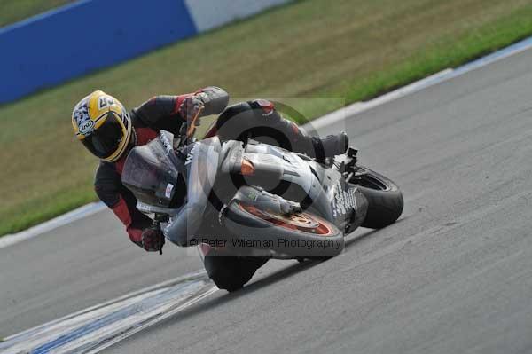 Motorcycle action photographs;Trackday digital images;donington;donington park leicestershire;donington photographs;event digital images;eventdigitalimages;no limits trackday;peter wileman photography;trackday;trackday photos