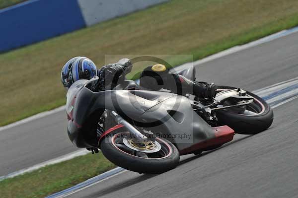 Motorcycle action photographs;Trackday digital images;donington;donington park leicestershire;donington photographs;event digital images;eventdigitalimages;no limits trackday;peter wileman photography;trackday;trackday photos